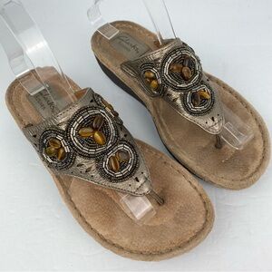 Clarks Artisan size 7 Women’s Bronze Leather Beaded Thong Wedge Sandals